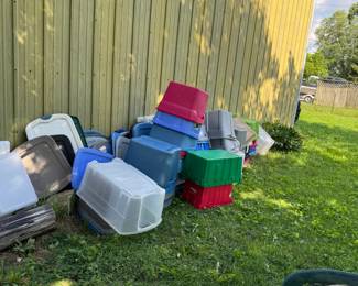 plastic totes with lids