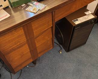 Mid Century/Modern Desk