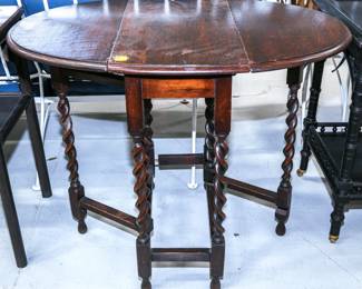 A William Mary Style Oak Gat Leg Table 1 main