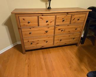 Pine dresser