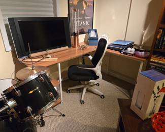 Desk and office chair