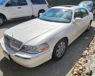 2003 Lincoln Town Car Cartier Edition, 66,544 Miles!