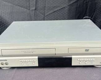 CT371Panasonic VCRDVD Player