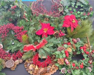 CT451Christmas Decor Mystery Lot