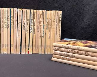 CT478Vintage National Geographic Books
