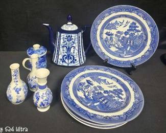 CT383Blue Print Vases And Plates