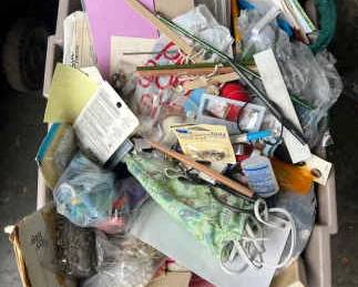 CT367Sewing Notion Mystery Lot