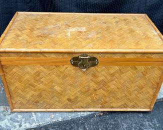 CT352Vintage Chest