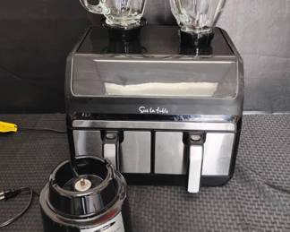 CT389Sur La Table Air Fryer Blender