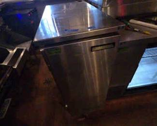 DBB750 Commercial Undercounter Refrigerator