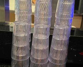 DBB076 - (36) 20 Oz Plastic Tumblers Commercial Grade