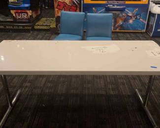 DBB734 Large Restaurant Style Table And Chairs