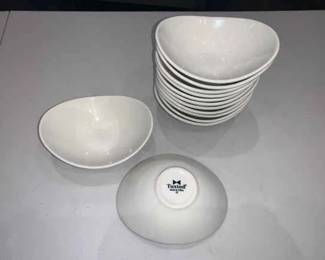 DBB237 Thirteen Tuxton Porcelain Oval Bowls