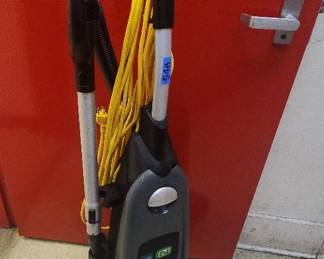 DBB548 - Commercial Upright Vacuum Cleaner