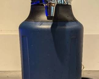 DBB087 - GrowlerWerks Carbonated Growler.