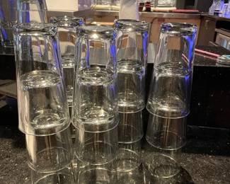 DBB084 - (15) 20 Oz Commercial Grade Beverage Glasses