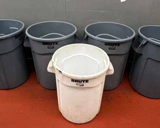 DBB555- (5) Trash Cans