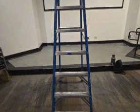 DBB733 WERNER 8' Step Ladder