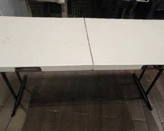 DBB088 - Lifetime 6-Foot Folding Table (1)