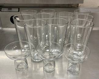 DBB334 - (10) 22 Oz Beverage Glasses & (3) Dessert Drink Glasses