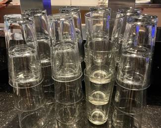 DBB083 - (24) 20 Oz Commercial Grade Beverage Glasses