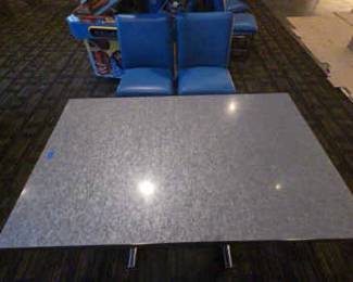 DBB712 - Resin Table & Chairs