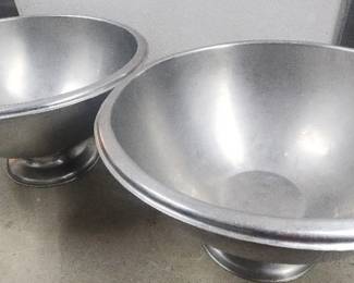 DBB511 - Pair of 16" Diameter Stainless Steel Salad Bowls