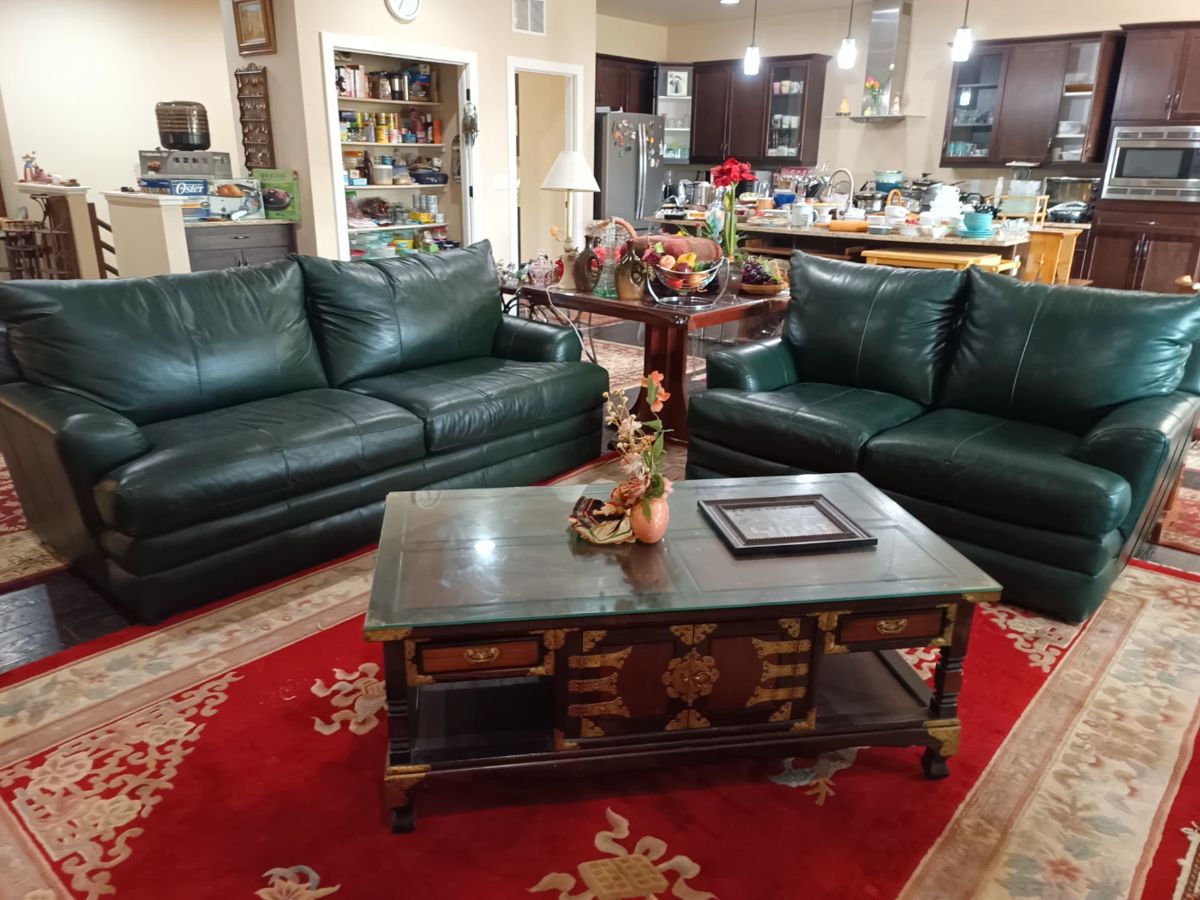 The greatroom is a GREAT ROOM!