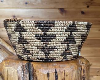 1900s ear hand-woven native basket