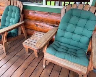 Pair of outdoor chairs w/stools