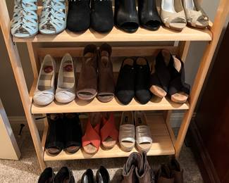Most women's shoes sizes 7 1/2-8