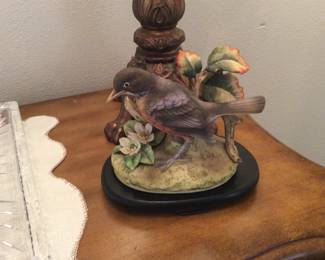 Sadak porcelain bird in excellent condition