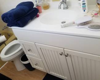 Bath vanity