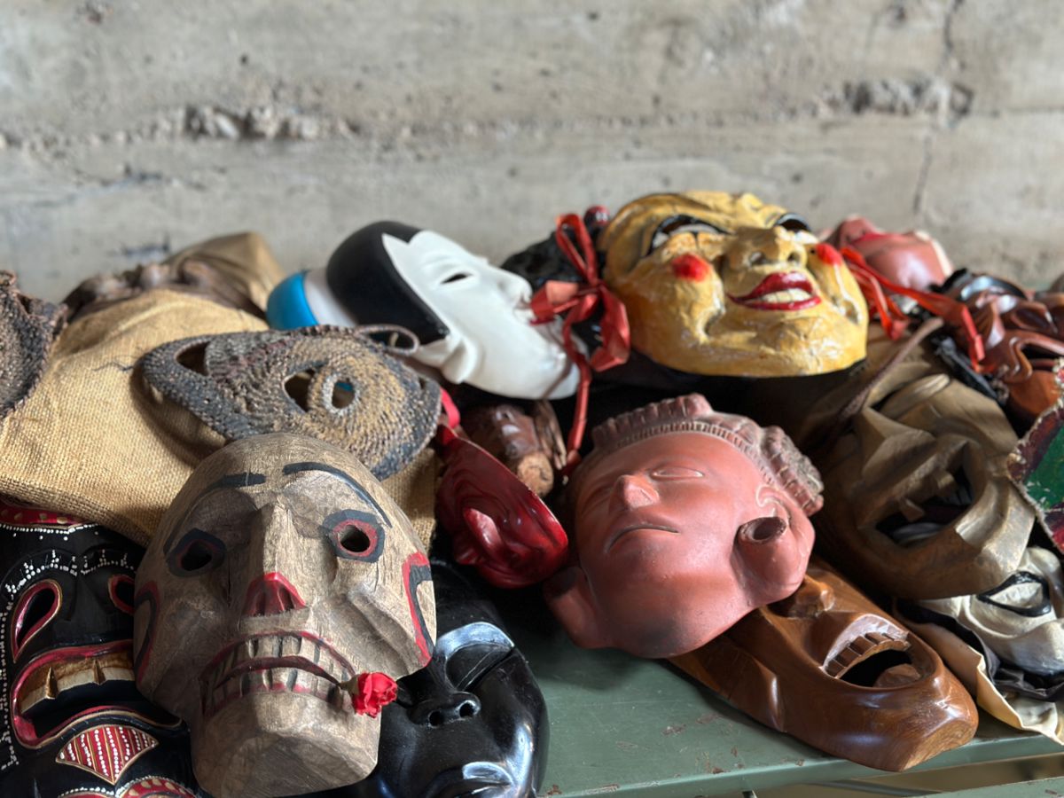 This lot features a massive mask collection with over 100 items in total. Everything on the table is included in this lot and features masks from around the world made with various mediums and in various conditions.