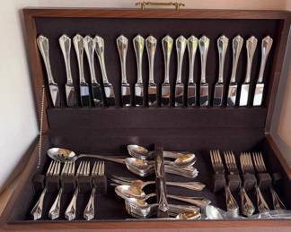 Oneida King James Silver Plate Flatware In Wood Box