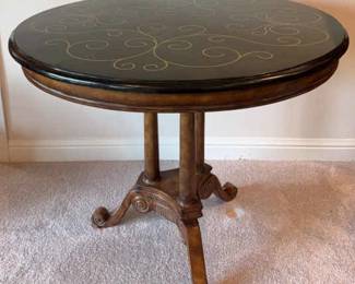 Round Pedestal Side Accent Table