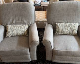 Set of Two Lazyboy Swivel, Gliders, Reclining Chairs