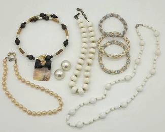 007 Vintage Jewelry Lot 4 Necklaces Bracelet Set ClipOn Earrings