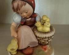 Hummel Figurine Chick Girl