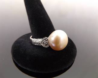 .925 Sterling Silver Large Authentic Pearl Crystal Ring Size 9