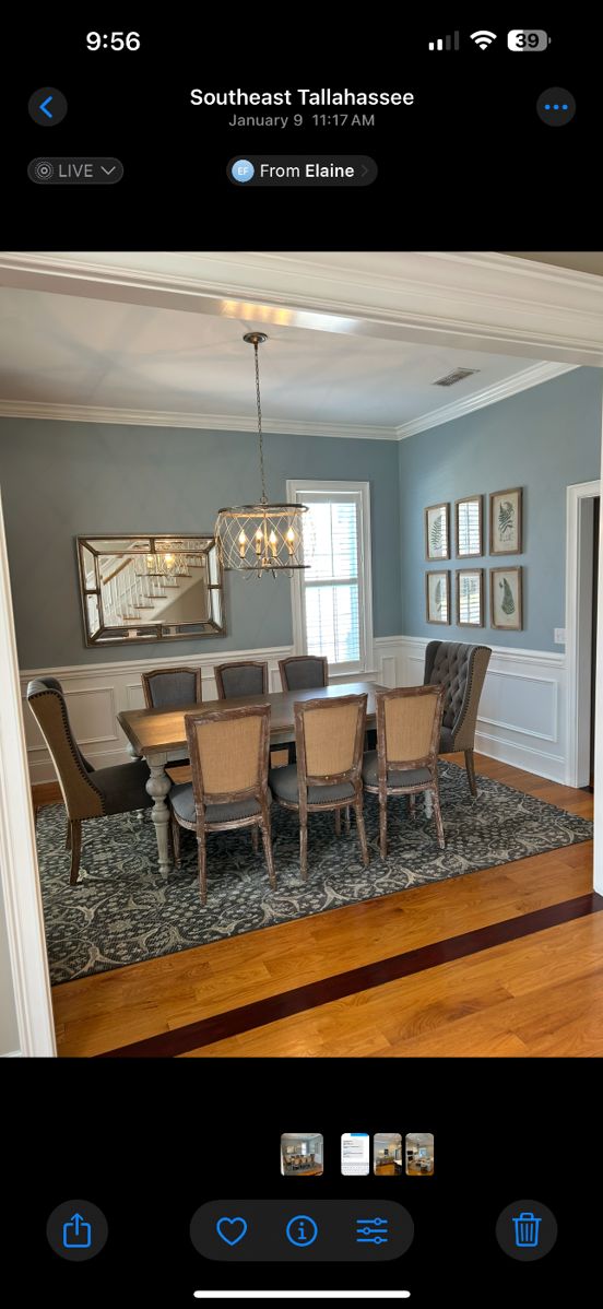 Beautiful Hooker dining table and 8 chairs
