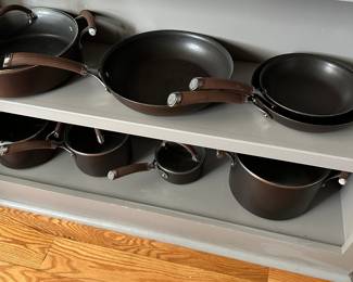 Practically new set of dishes 