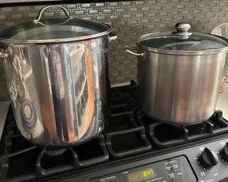 New condition crab boil pots 