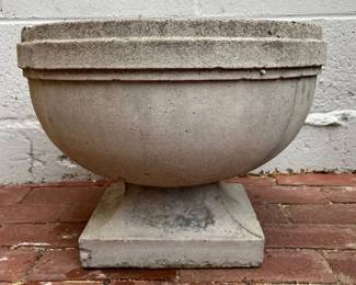 Single cast concrete garden planter