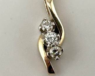 14kt diamond pendant