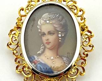 18kt portrait pin/pendant with filigree surround