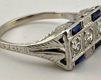18kt Art Deco ring sapphire and diamond dinner ring; approx. 1/3 ctw.