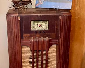 VINTAGE PHILCO RADIO, COPPERTONE 3D SCHOONER SHIP MUSIC BOX, WYLAND ONE HUNDRED WHALING WALLS BOOK BY ROBERT WYLAND