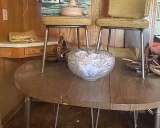 VINTAGE FORMICA TABLE, VINTAGE LE SMITH PINWHEEL & STARS PUNCH BOWL