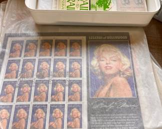 MAIRLYN MONROE STAMPS